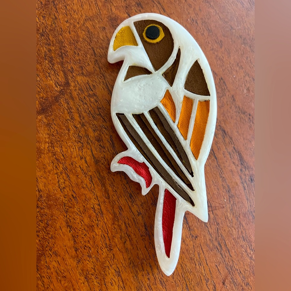 Large mid century modern leather detail love bird peacock brooch pin - Picture 1 of 4
